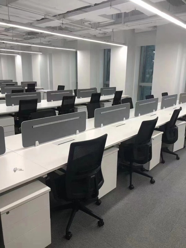 เก้าอี้สำนักงานตาข่ายแบบหมุนได้สำหรับห้องประชุม ตัวอย่างการจัดส่งฟรี